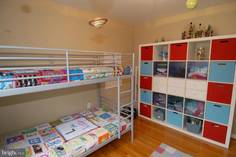 5604 5th Road South Arlington, VA 22204 - Photo 2 of 29 Bedroom