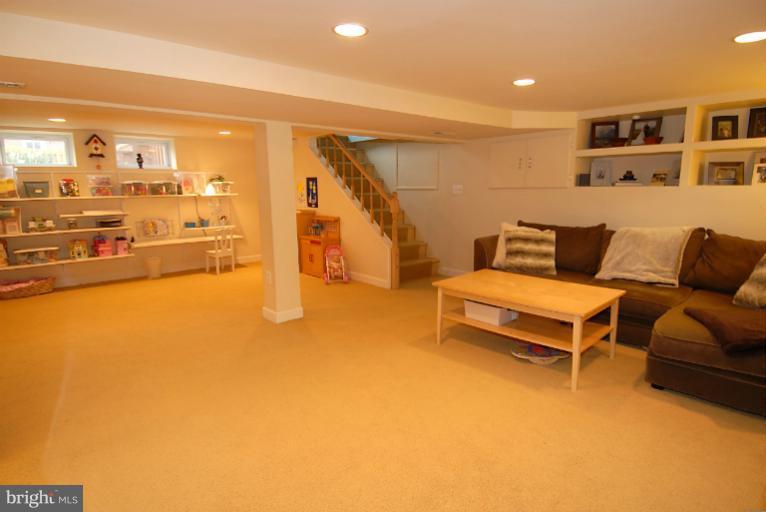 5604 5th Road South Arlington, VA 22204 - Photo 13 of 29 Interior (General)