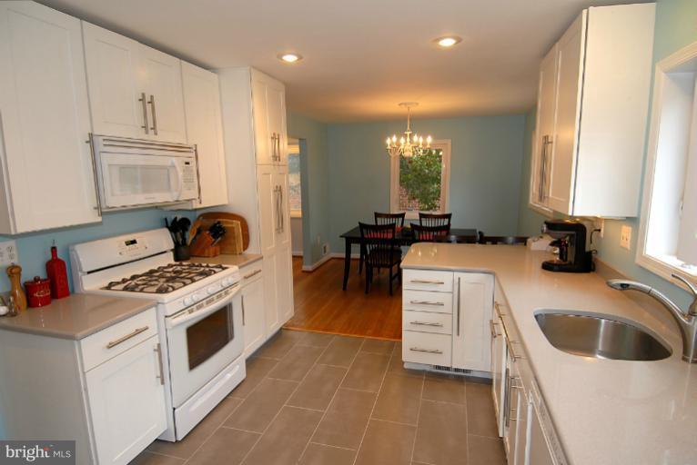 5604 5th Road South Arlington, VA 22204 - Photo 17 of 29 Kitchen