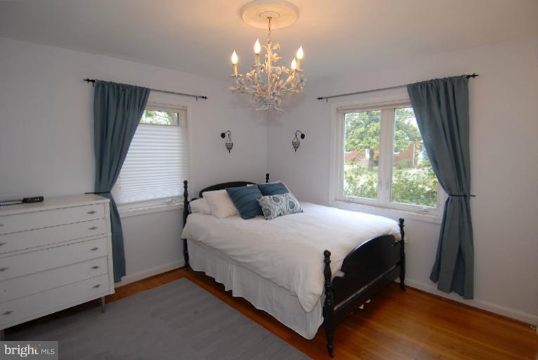 5604 5th Road South Arlington, VA 22204 - Photo 22 of 29 Bedroom (Master)
