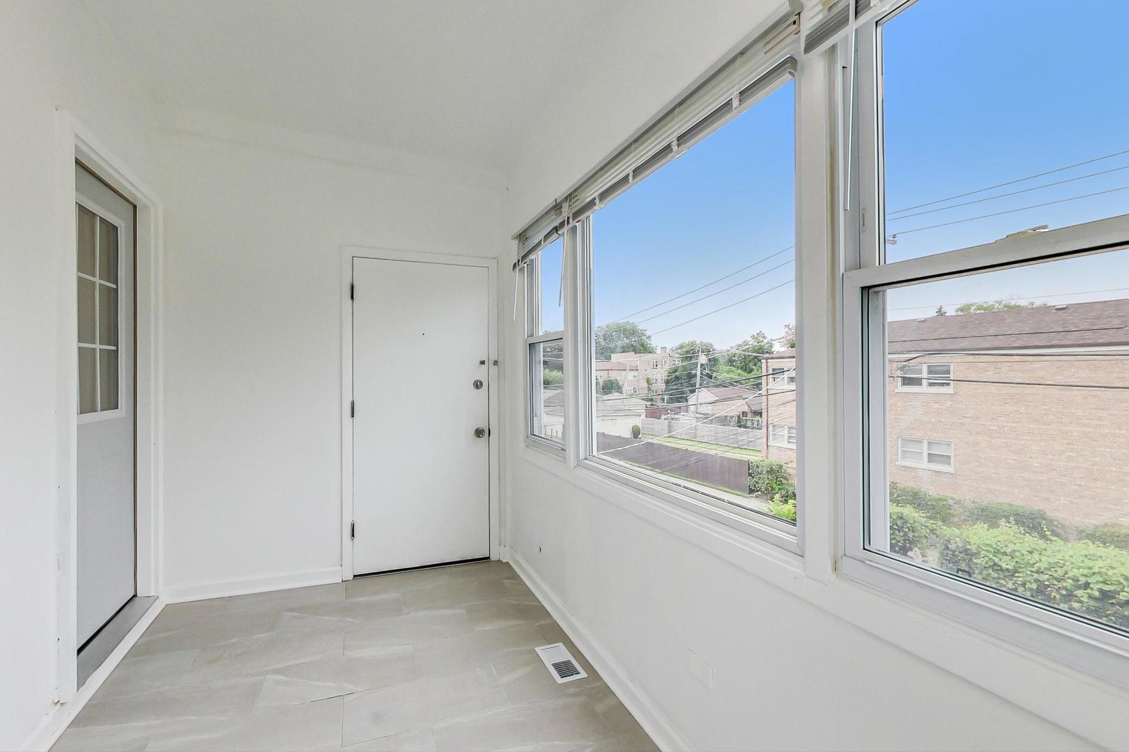 3333 Church Street, Unit 2 Evanston, IL 60203 - Photo 18 of 20