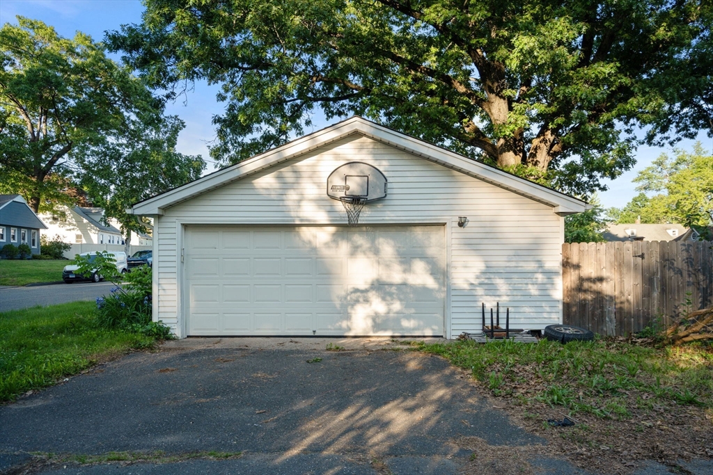 78 Marble Avenue Chicopee, MA 01013 - Photo 25 of 32