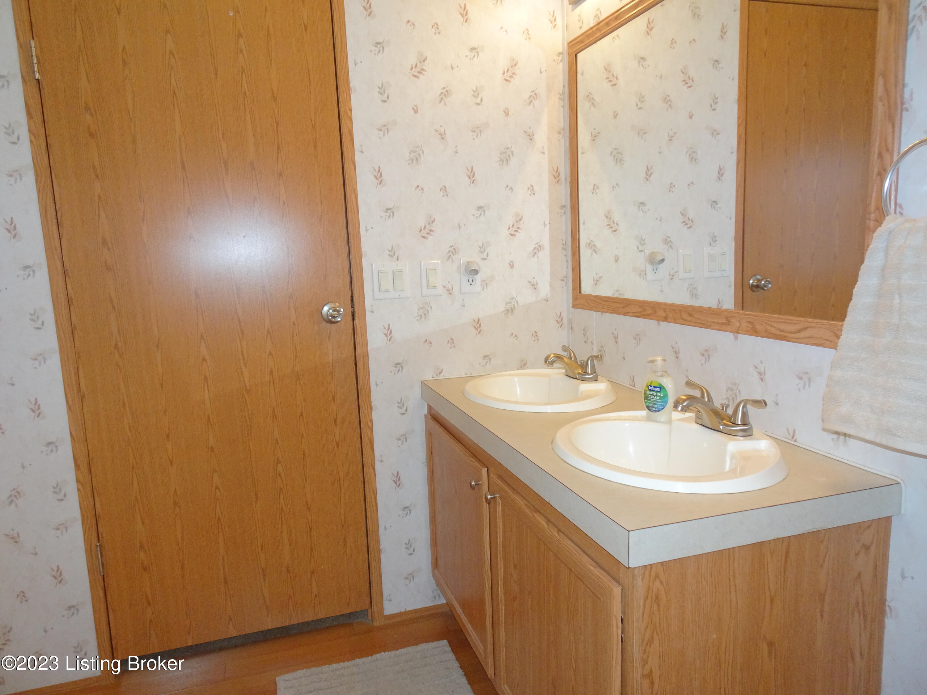 1105 Walnut Grove Road Caneyville, KY 42721 - Photo 11 of 21 DSC05844