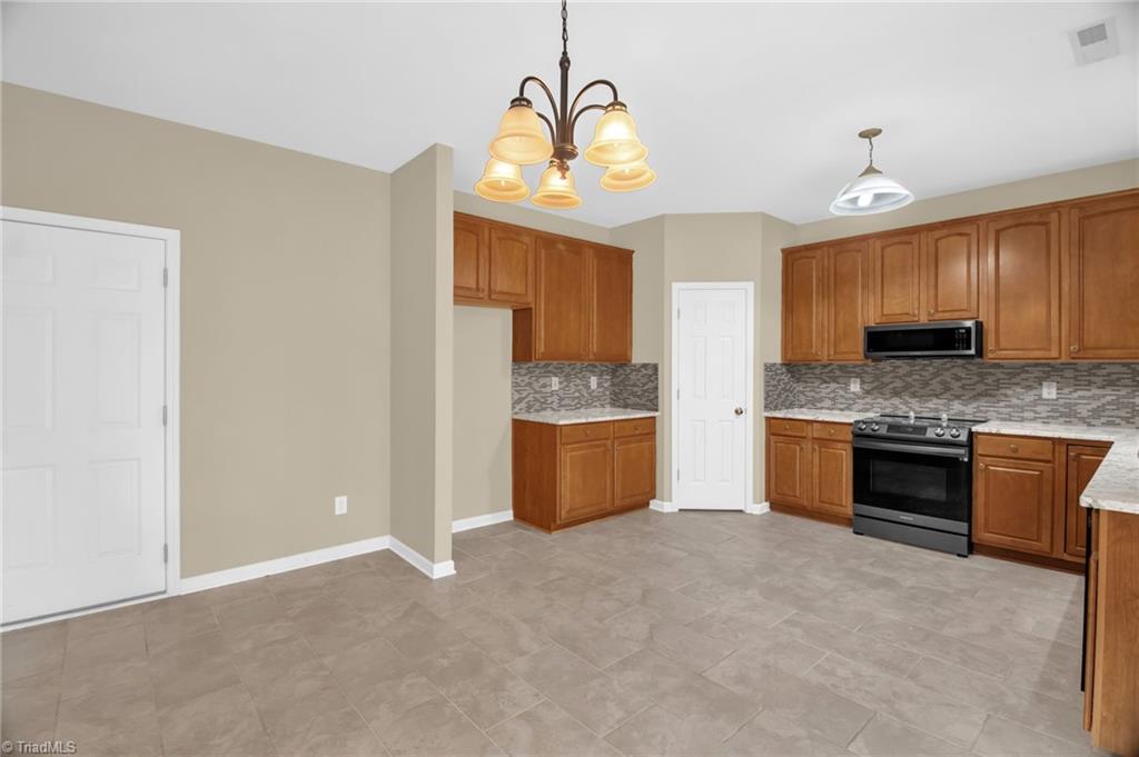 3128 Rock Pond Circle High Point, NC 27265 - Photo 16 of 38