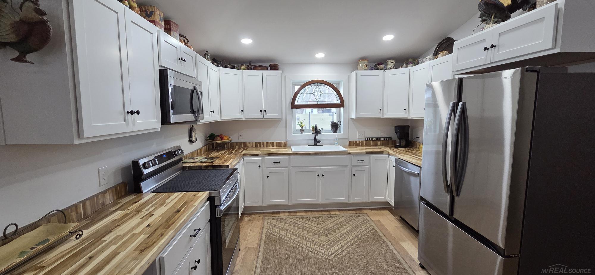 7354 Byron Road Lexington, MI 48450 - Photo 7 of 34