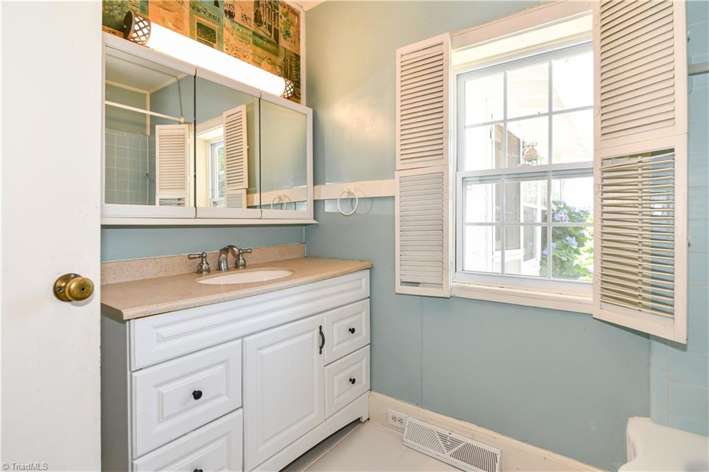 3514 Dillon Road Jamestown, NC 27282 - Photo 17 of 26 Gallery Image 17
