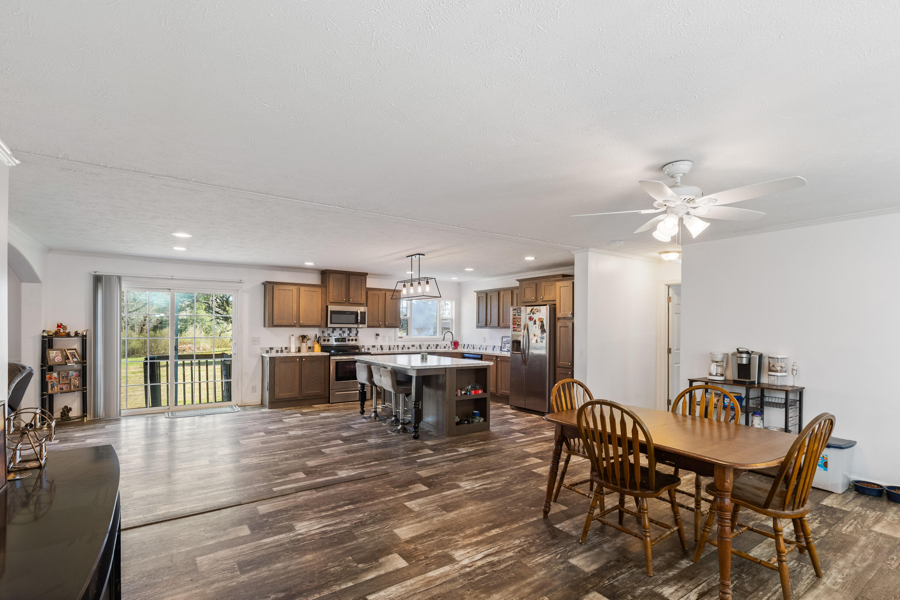 161 Wagon Trail Road Ridgeville, SC 29472 - Photo 4 of 42 161 Wagon Trail Rd_Brett Martin Photogra