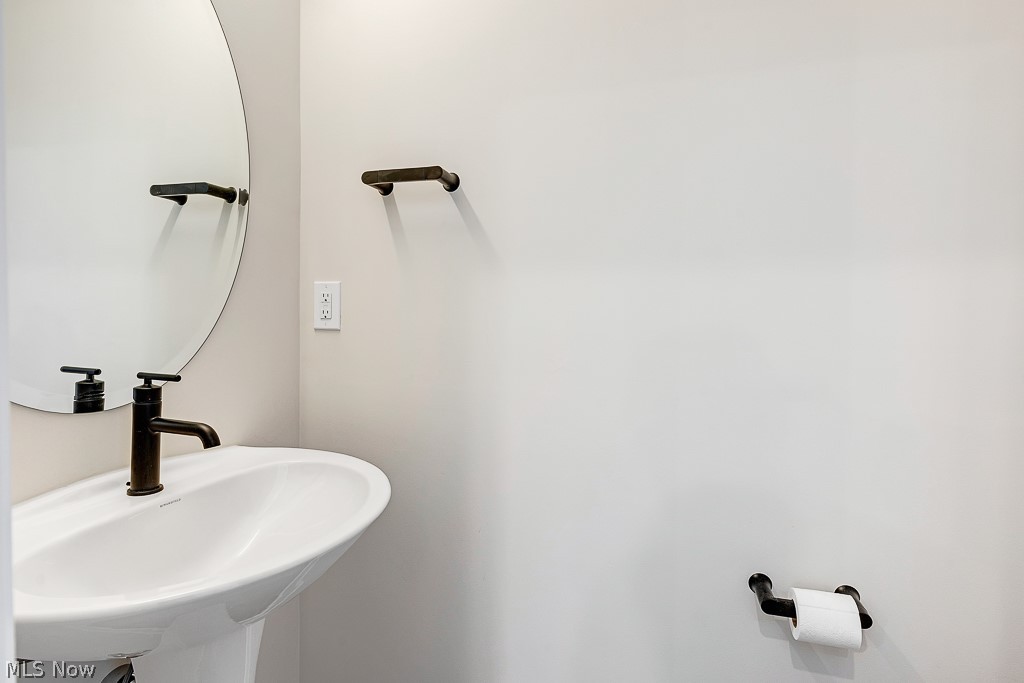 3601 Bailey Avenue Cleveland, OH 44113 - Photo 11 of 22 Bathroom featuring sink
