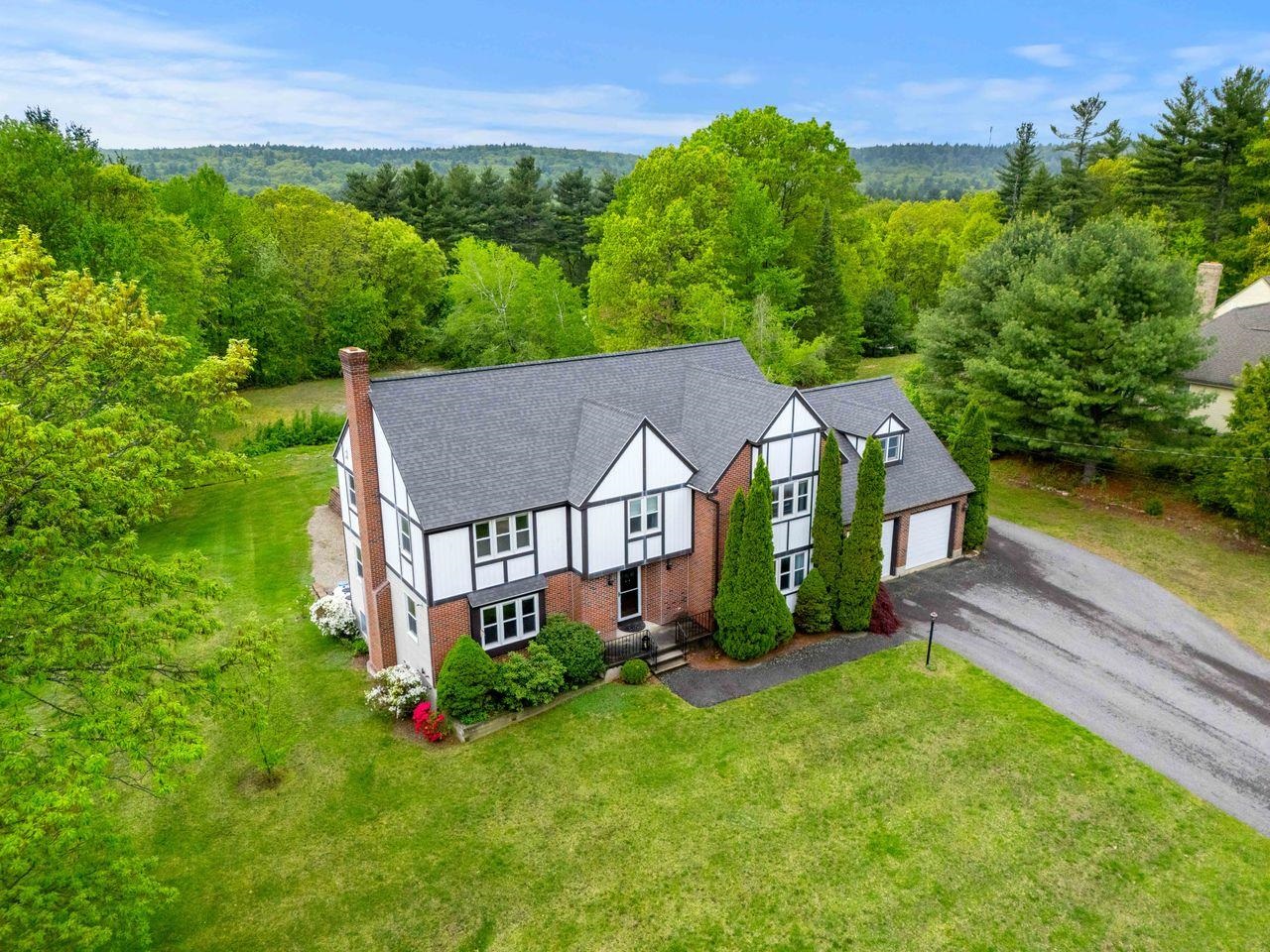 7 David Drive Pelham, NH 03076 - Photo 3 of 59