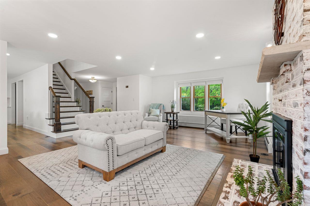 7 David Drive Pelham, NH 03076 - Photo 9 of 59