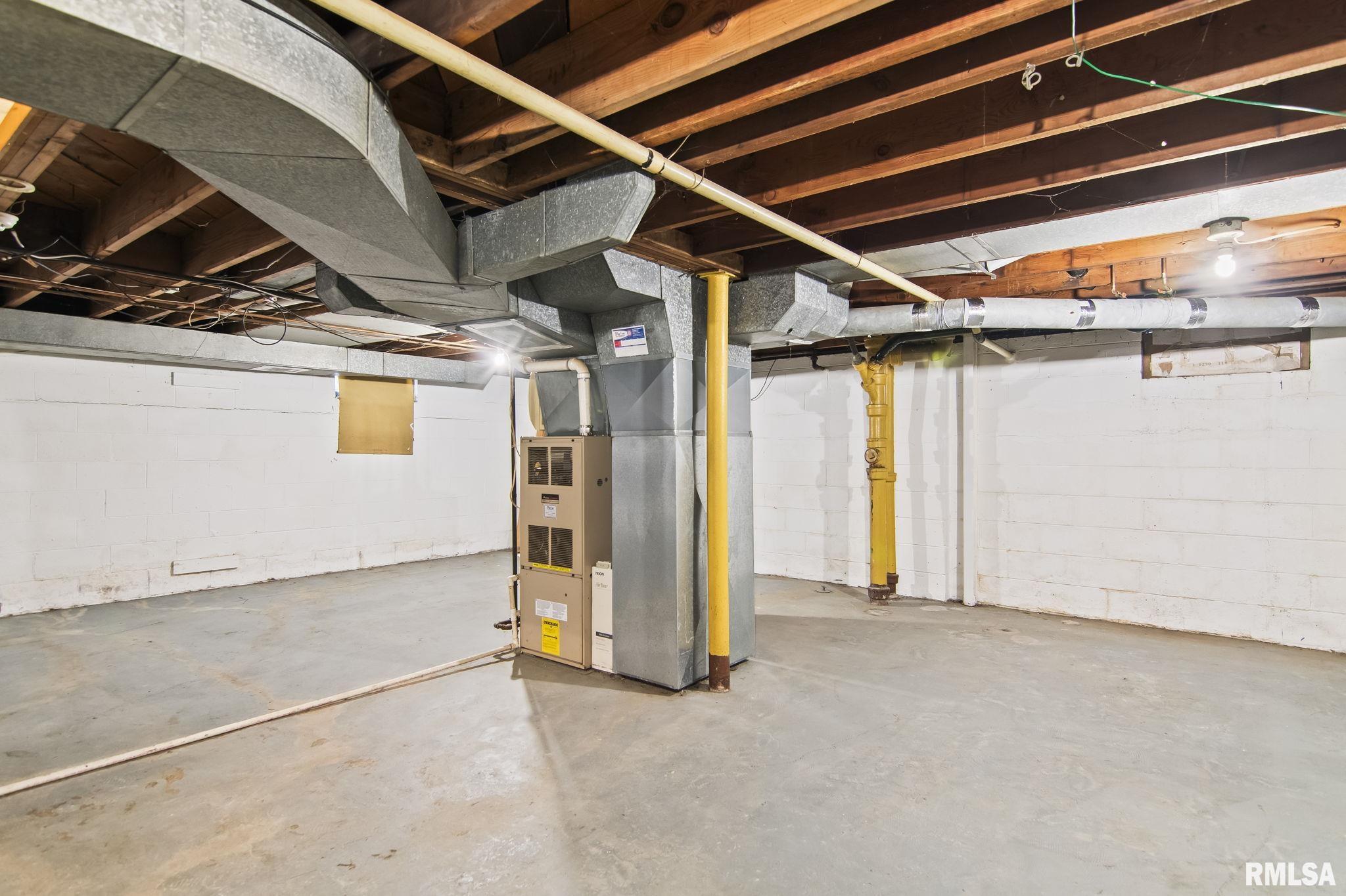 1913 East Hood Street Springfield, IL 62703 - Photo 29 of 35