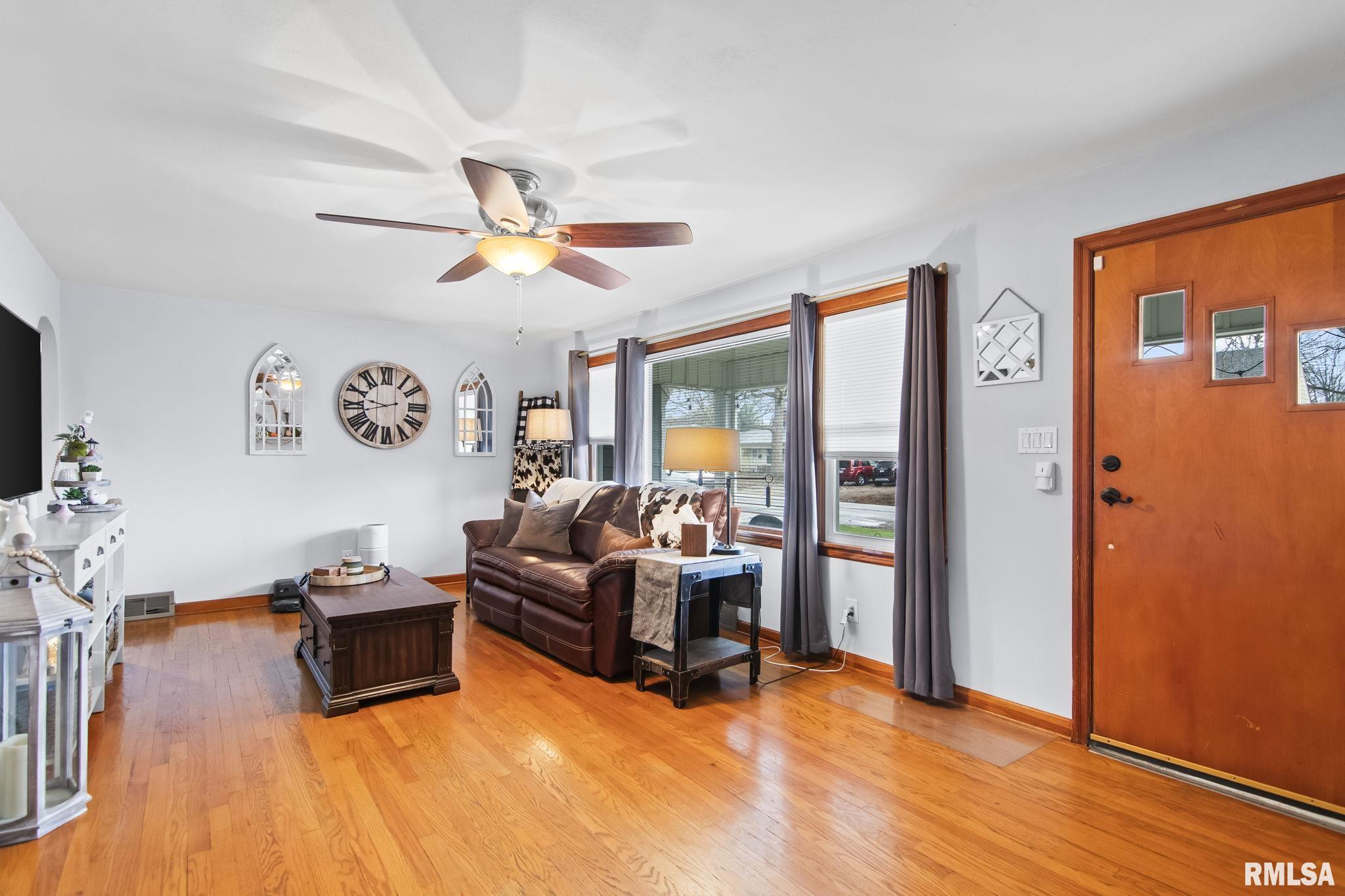 1913 East Hood Street Springfield, IL 62703 - Photo 6 of 35