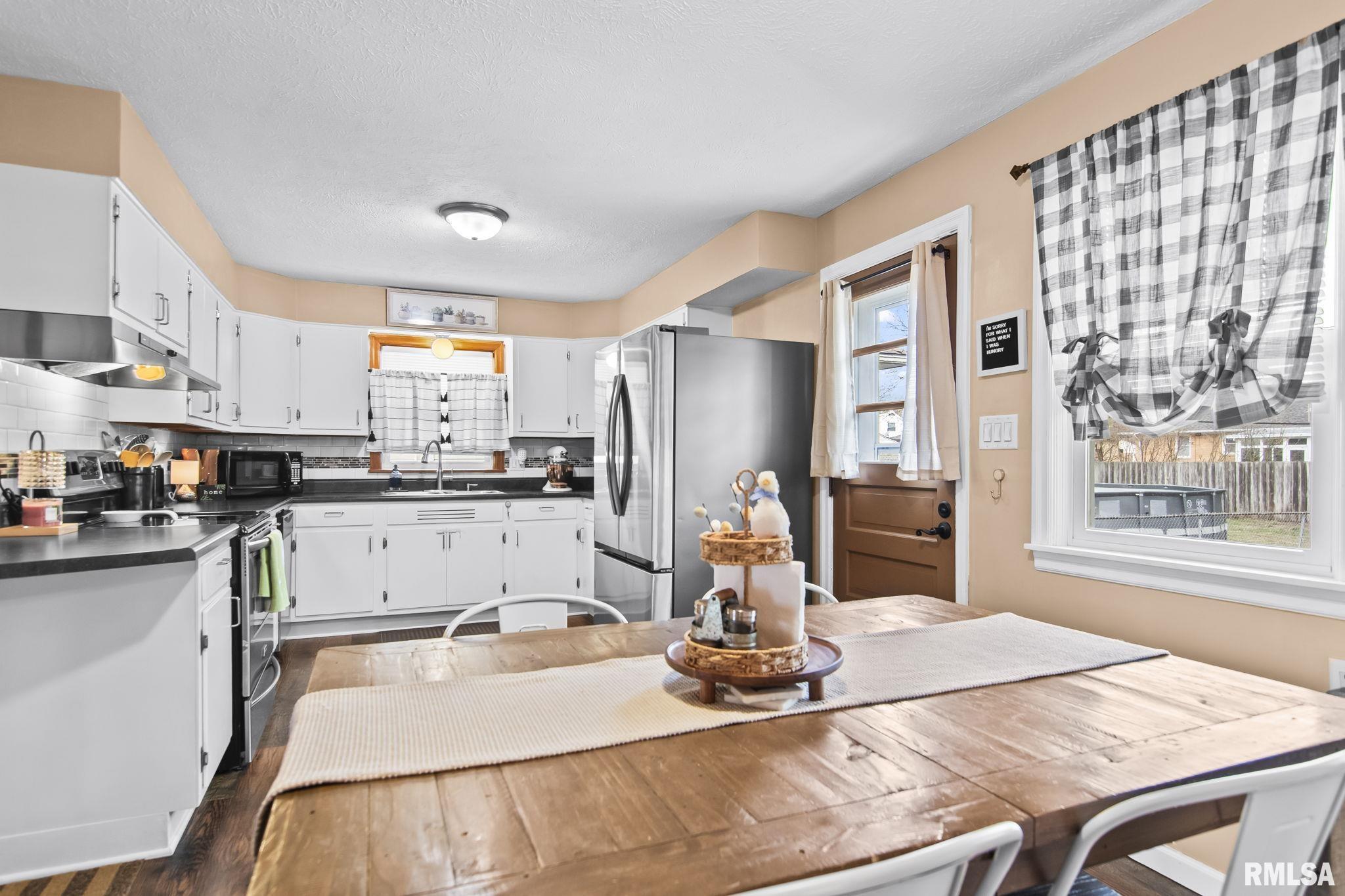 1913 East Hood Street Springfield, IL 62703 - Photo 9 of 35