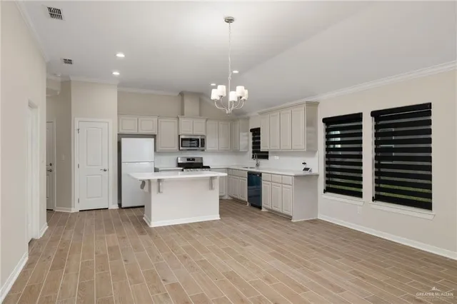 $2,300 | 3929 Highland Avenue, McAllen, TX 78501