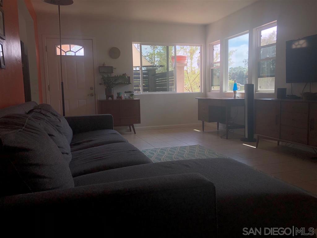 533 Rolling Hills Road Vista, CA 92083 - Photo 4 of 15 Gallery Image 4