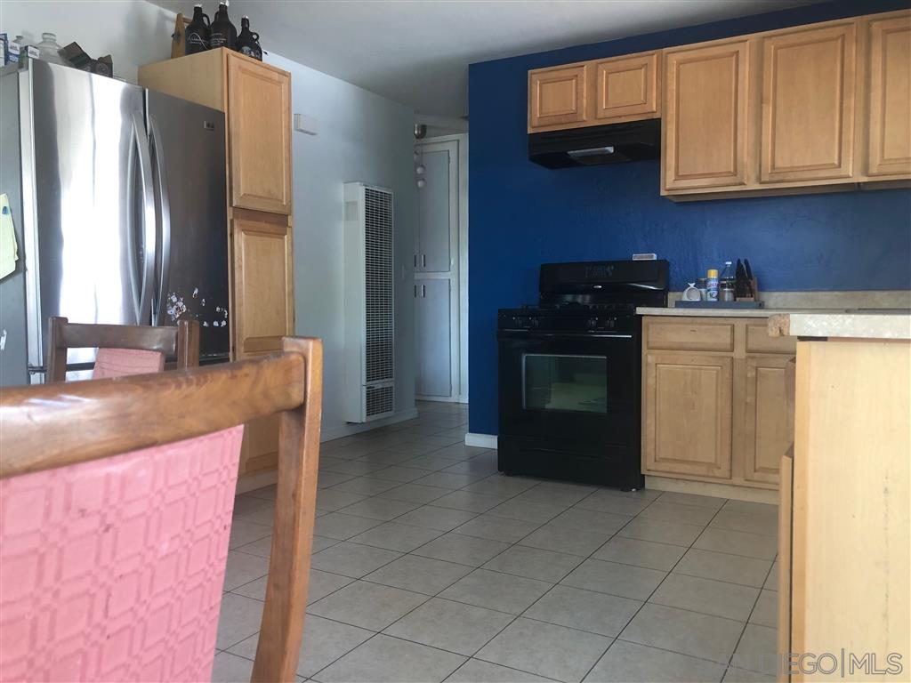 533 Rolling Hills Road Vista, CA 92083 - Photo 5 of 15 Gallery Image 5