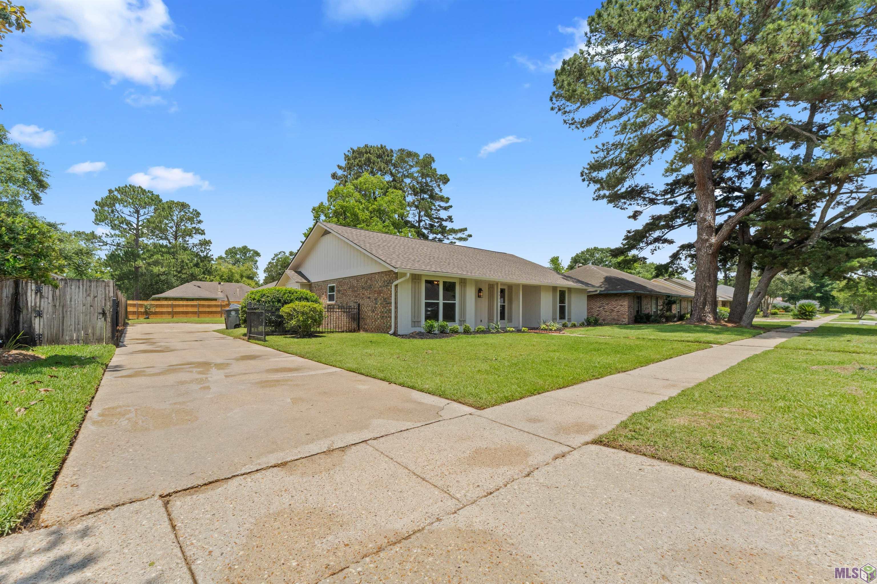 1355 Rue Crozat Baton Rouge, LA 70810 - Photo 3 of 25 Gallery Image 3