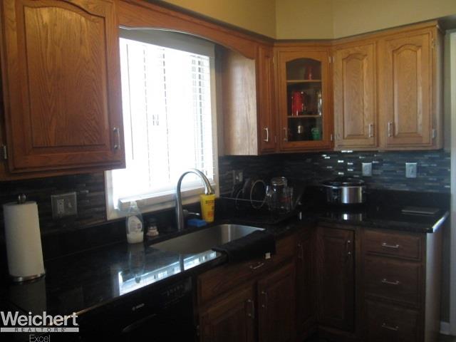 31784 North River Road Harrison Township, MI 48045 - Photo 25 of 66 31343983-24.JPG