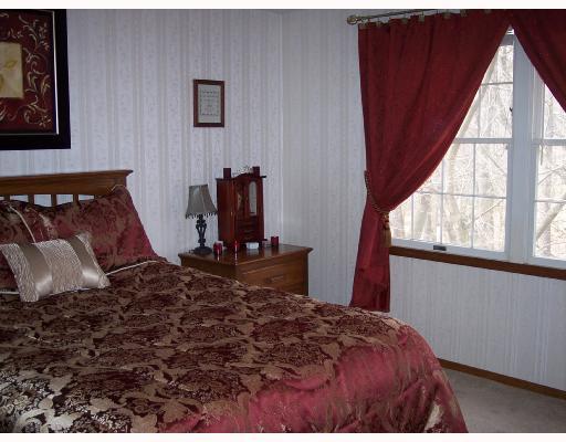 291 Shafer Road Coraopolis, PA 15108 - Photo 6 of 8 Master Bedroom.