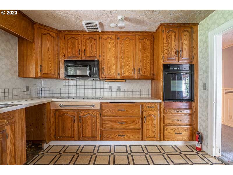 1935 Cherry Knoll Road Dallas, OR 97338 - Photo 10 of 39 Gallery Image 10