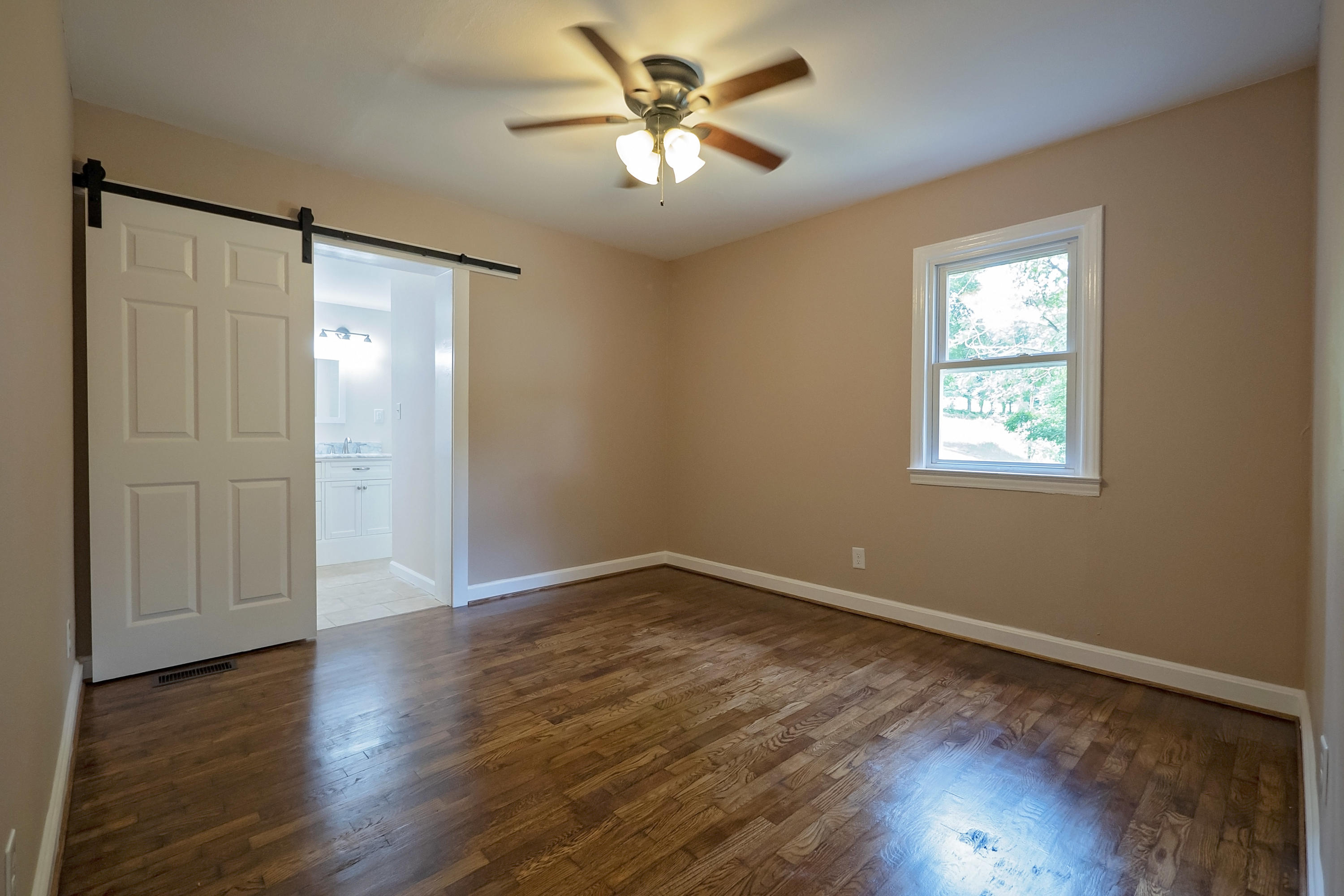 328 Lucy Road Kingsport, TN 37660 - Photo 19 of 30 P1470231