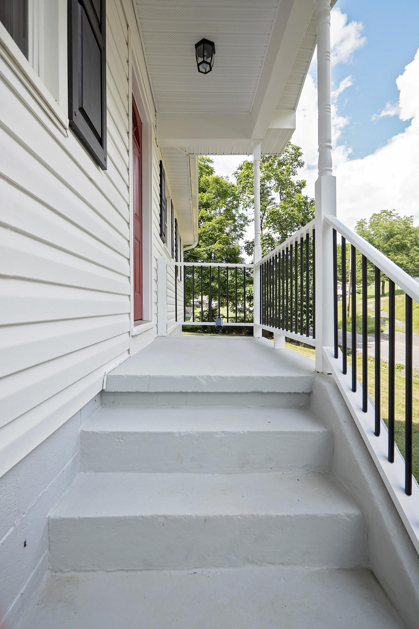 328 Lucy Road Kingsport, TN 37660 - Photo 3 of 30 P1470340