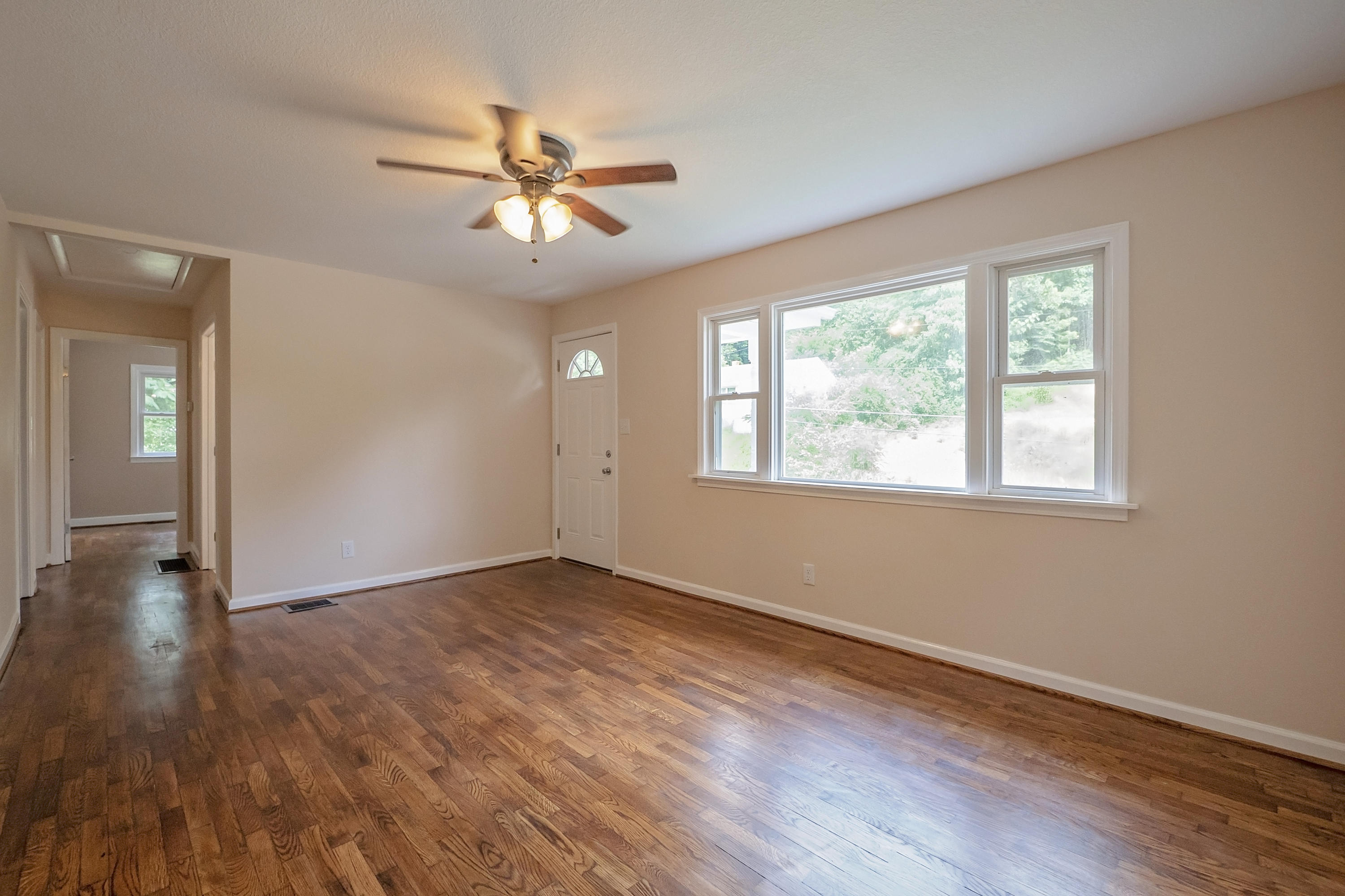 328 Lucy Road Kingsport, TN 37660 - Photo 5 of 30 P1470284