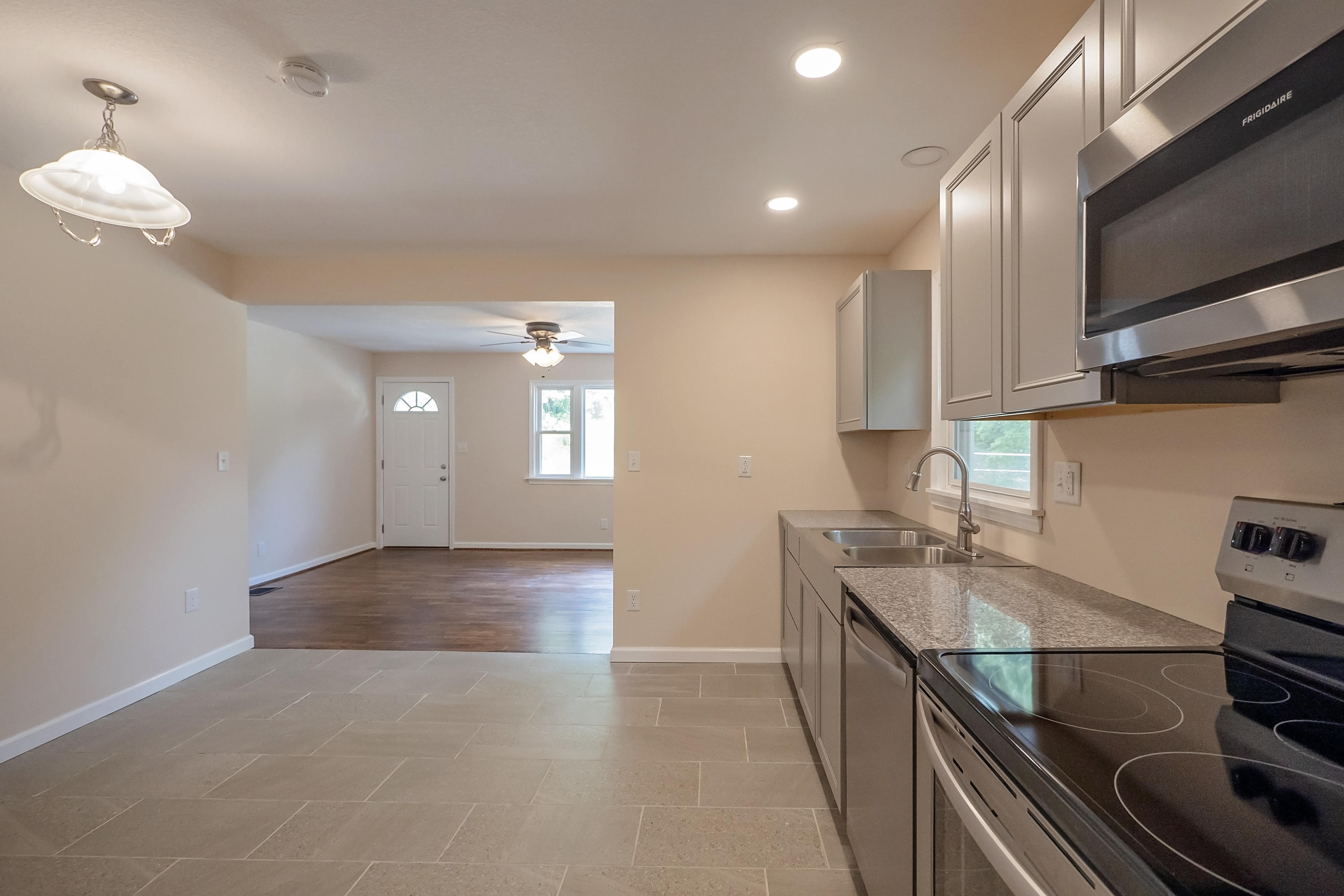 328 Lucy Road Kingsport, TN 37660 - Photo 9 of 30 P1470298