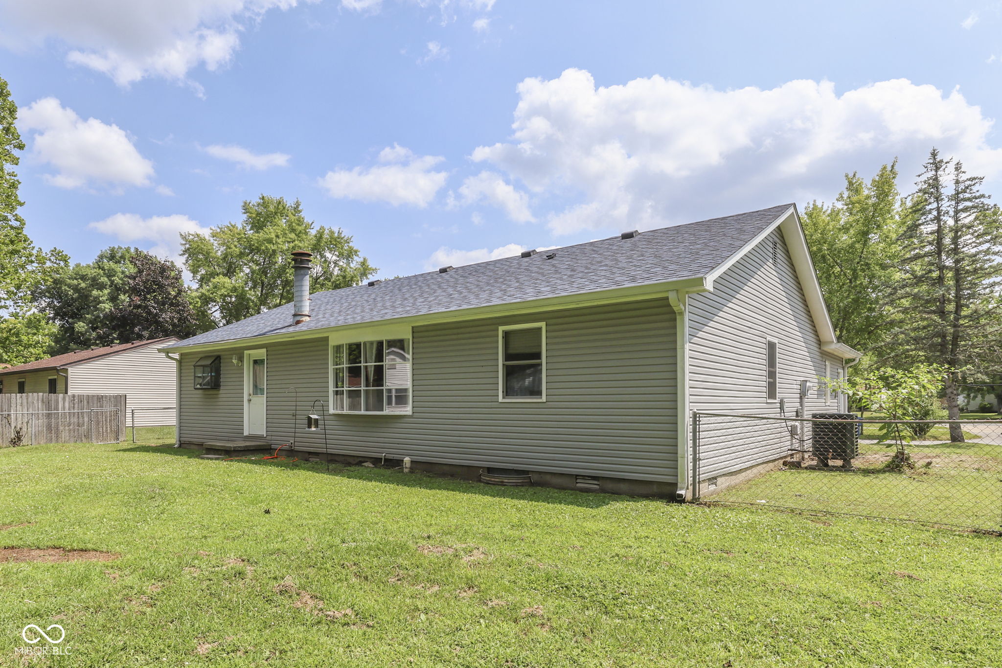 960 West Stop 11 Road Indianapolis, IN 46217 - Photo 28 of 33 Gallery Image 28