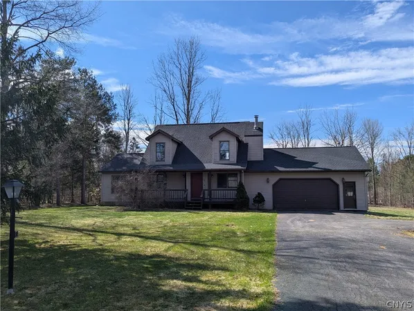 $299,900 | 5 Pine Tree Lane, Schroeppel, NY 13135