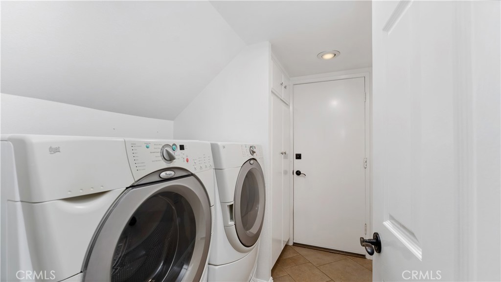 2 Rainstar Irvine, CA 92614 - Photo 30 of 34 a utility room with dryer and washer