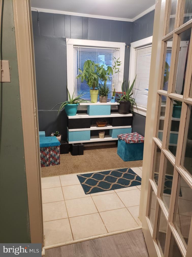 4117 Beall Street Hyattsville, MD 20784 - Photo 2 of 19 foyer / mud room