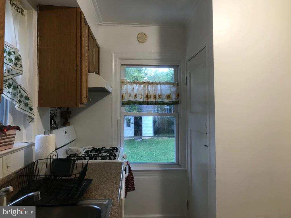 4117 Beall Street Hyattsville, MD 20784 - Photo 6 of 19 Kitchen