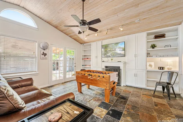 $659,999 | 122 Brees Boulevard, San Antonio, TX 78209