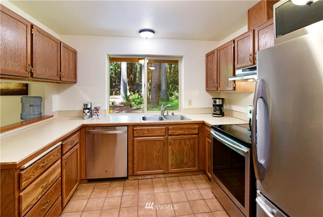 4650 Northeast Johnston Road Poulsbo, WA 98370 - Photo 6 of 24 Gallery Image 6