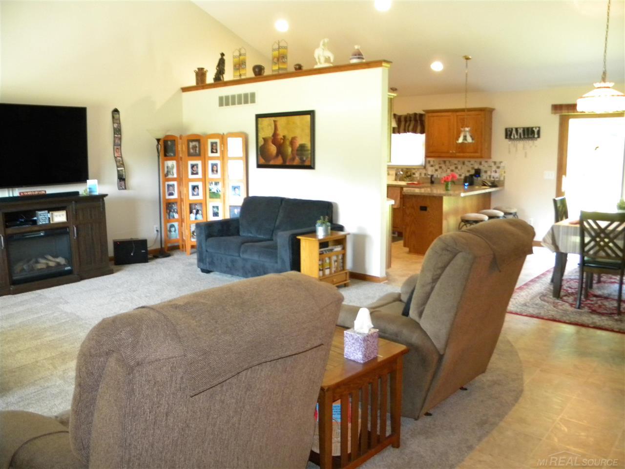 24229 Armada Ridge Road Armada, MI 48005 - Photo 11 of 38 50079914-10.JPG