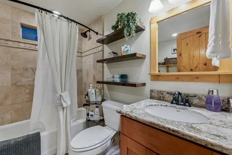$950,000 | 1133 Regency Way, Tahoe Vista, CA 96148