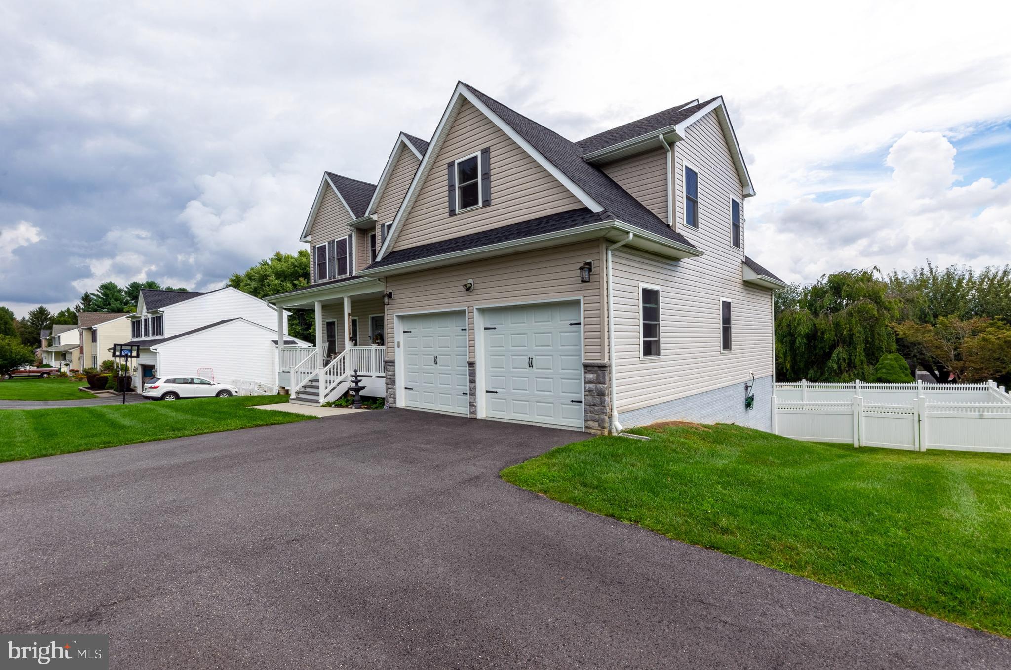 303 North Walnut Street Rising Sun, MD 21911 - Photo 4 of 26 Oversized Garage