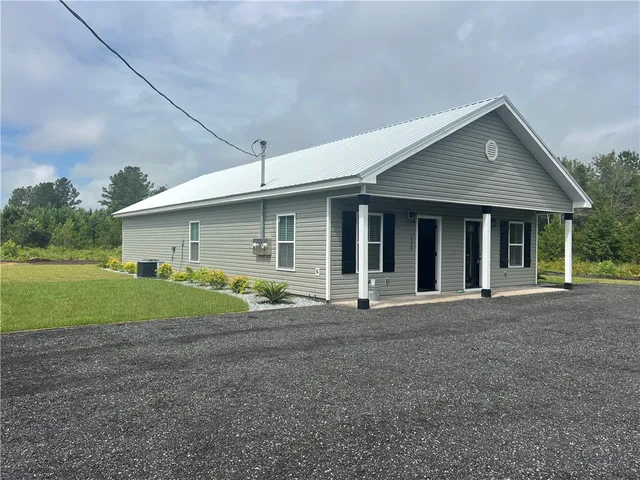 $1,350 | 1518 Swamp Road, Townsend, GA 31331