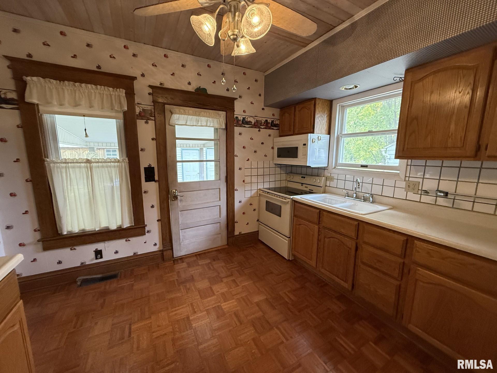 407 Ross Street Kewanee, IL 61443 - Photo 13 of 32