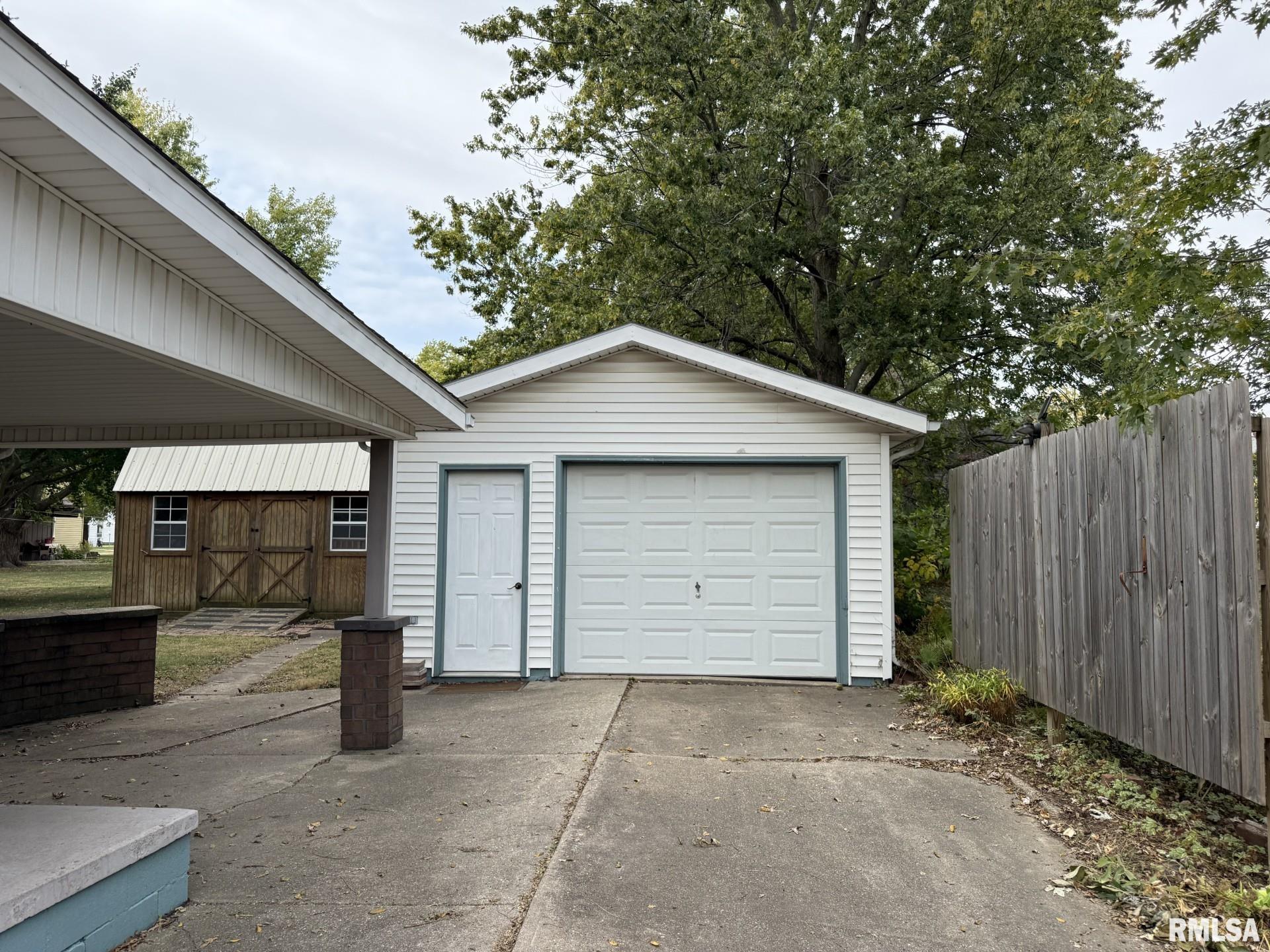 407 Ross Street Kewanee, IL 61443 - Photo 6 of 32