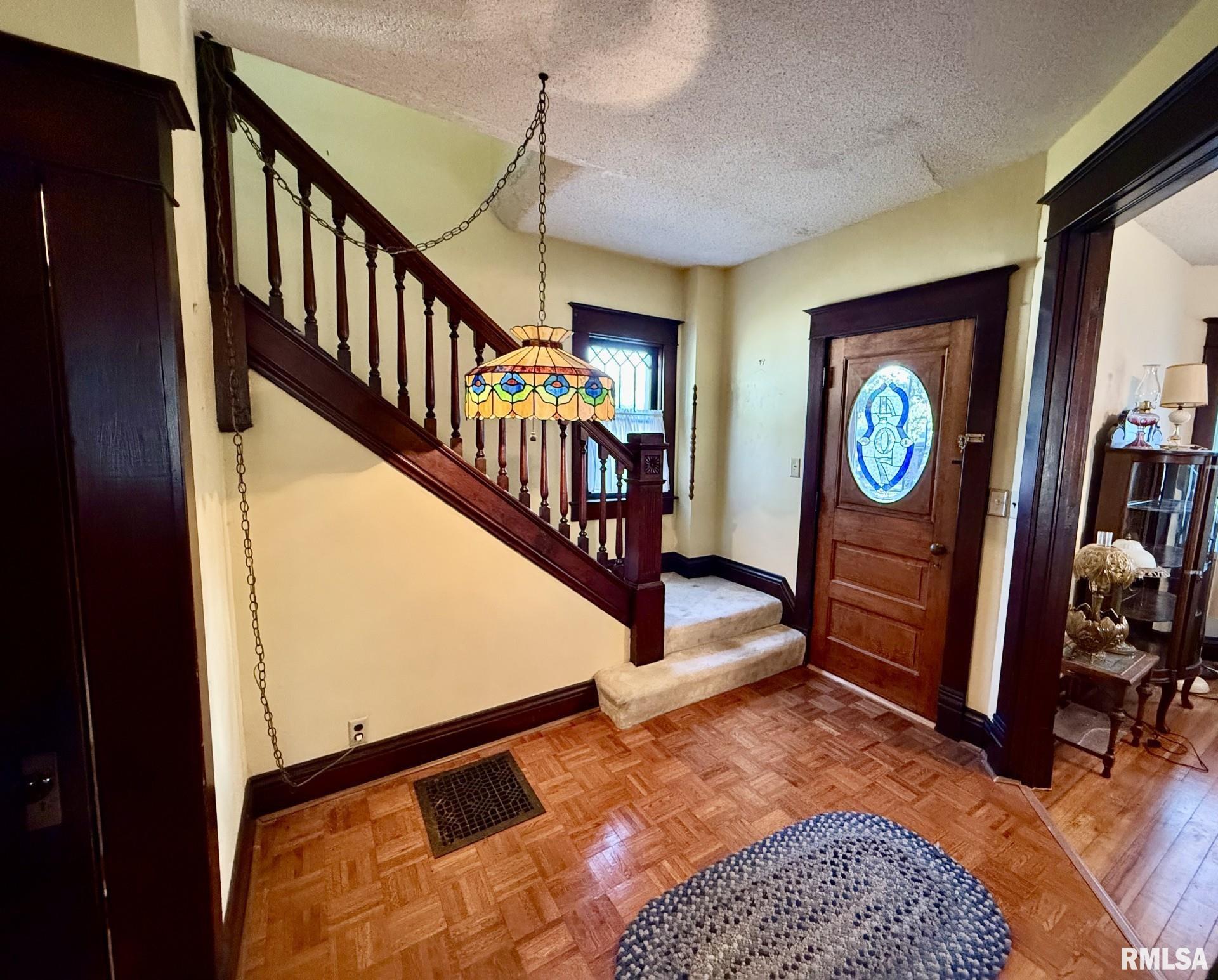 407 Ross Street Kewanee, IL 61443 - Photo 9 of 32