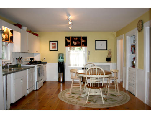 156 Boston Post Road Wayland, MA 01778 - Photo 10 of 20 a dining room with furniture and window