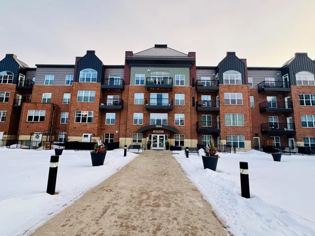 $220,000 | 1800 Graham Avenue West, Unit 325, St. Paul, MN 55116