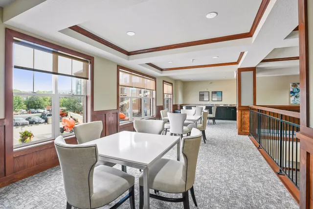 $220,000 | 1800 Graham Avenue West, Unit 325, St. Paul, MN 55116