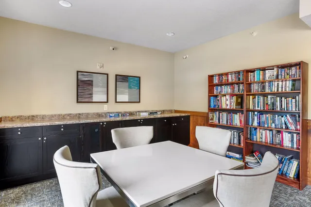 $220,000 | 1800 Graham Avenue West, Unit 325, St. Paul, MN 55116