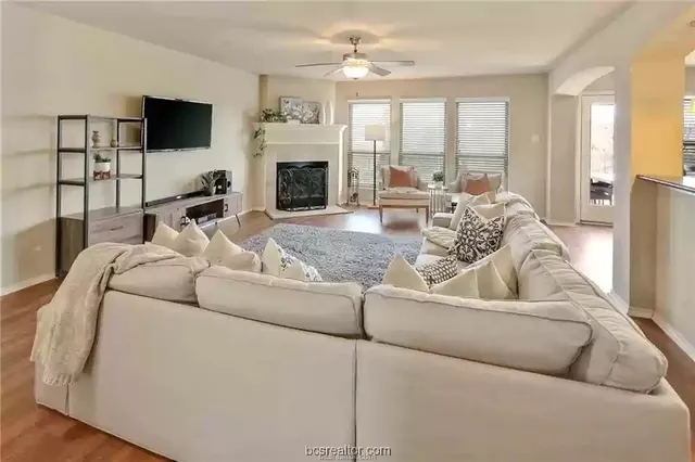 $2,300 | 301 Triumph Court, College Station, TX 77845