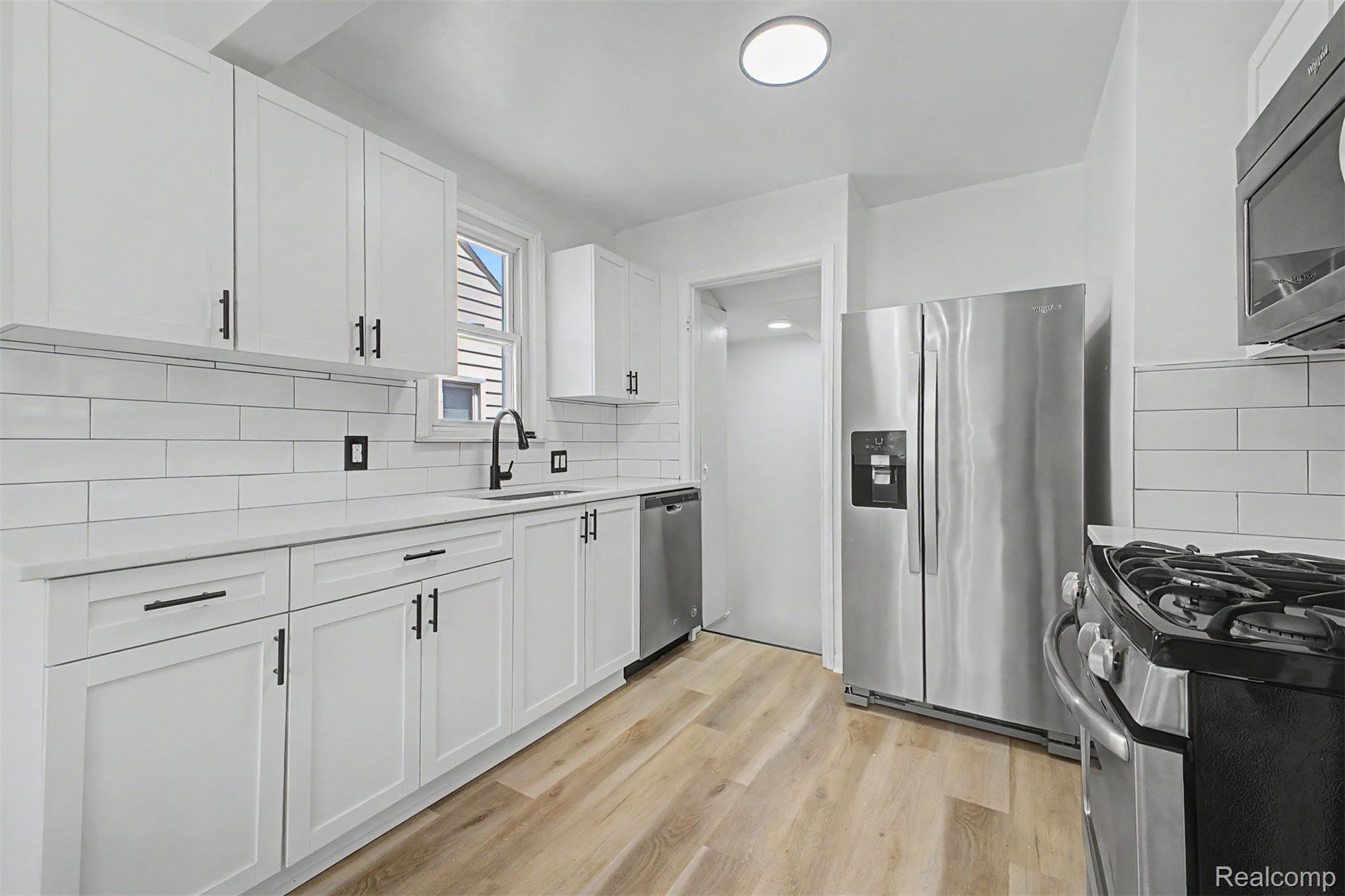 6785 Pelham Road Allen Park, MI 48101 - Photo 14 of 35 13.jpg