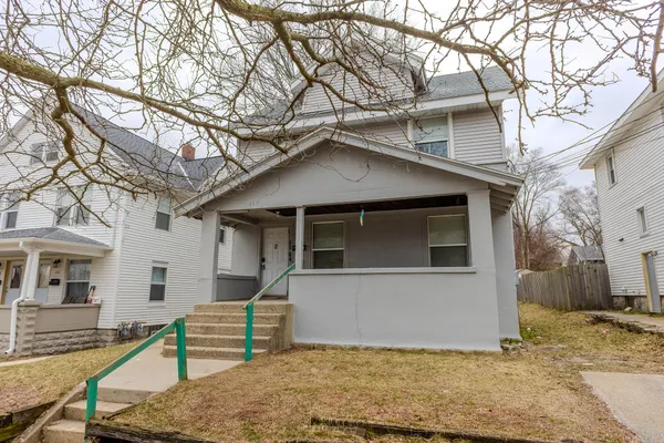 $220,000 | 457 Howard Street Southeast, Grand Rapids, MI 49507