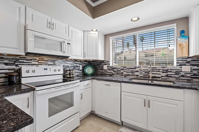 $5,700 | 500 South Farrell Drive, Unit P101, Palm Springs, CA 92264